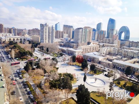 İcarəyə verilir 3 otaqlı yeni tikili 130 m²