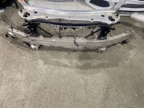 Mercedes W213 ehtiyat hissəsi — Bakı