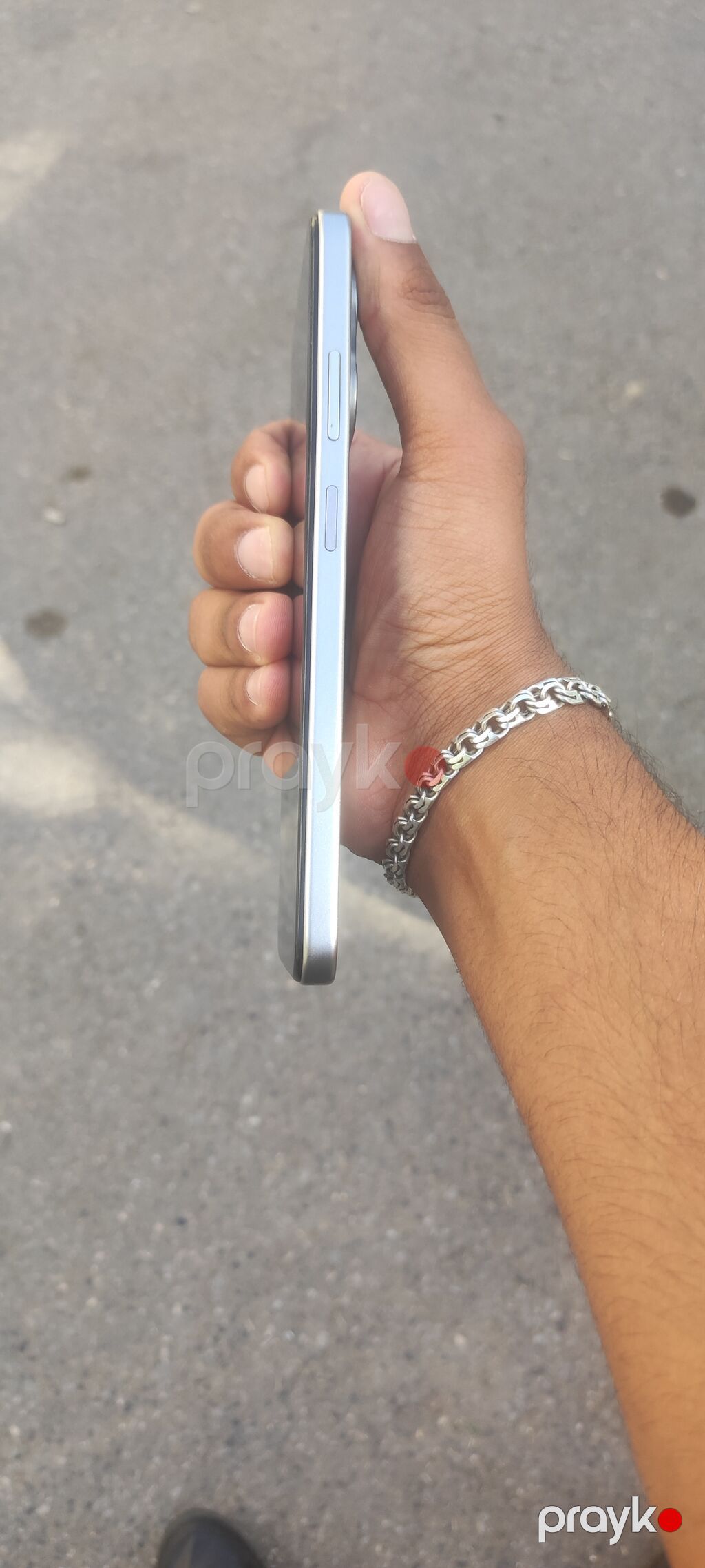 Məhsul: Smartfon (gümüş/açıq boz rəng) Xüsusiyyətlər və dizayn — Digər smartfonlar, Bakı (4)