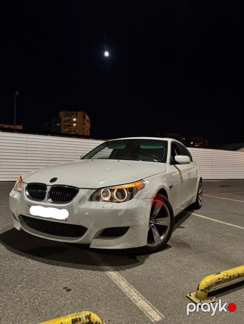 BMW 525, 2.5 L, 2005 il, 380 000 km