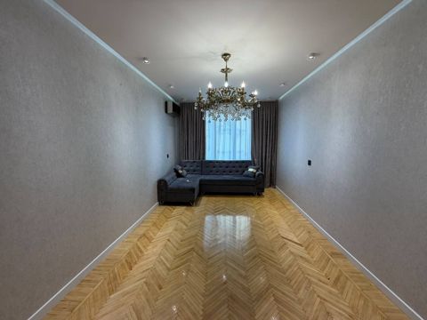 Satılır 3 otaqlı köhnə tikili 80 m² — Bakı