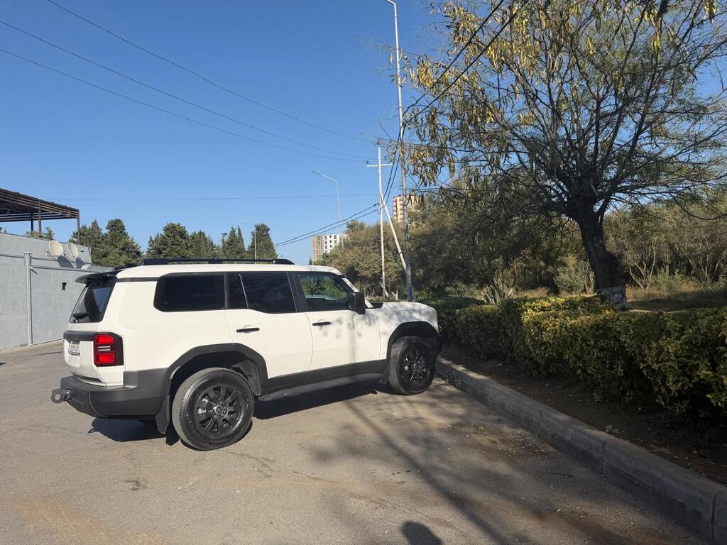 Toyota Land Cruiser Prado, 2.7 L, 2025 il, 18 600 km — Avtomobillər, Bakı (2)