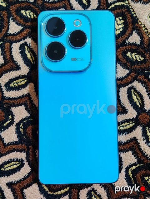 Mavi rəngli smartfon Xüsusiyyətlər: - Arxa üçlü kamera bloku: “108MP — Quba