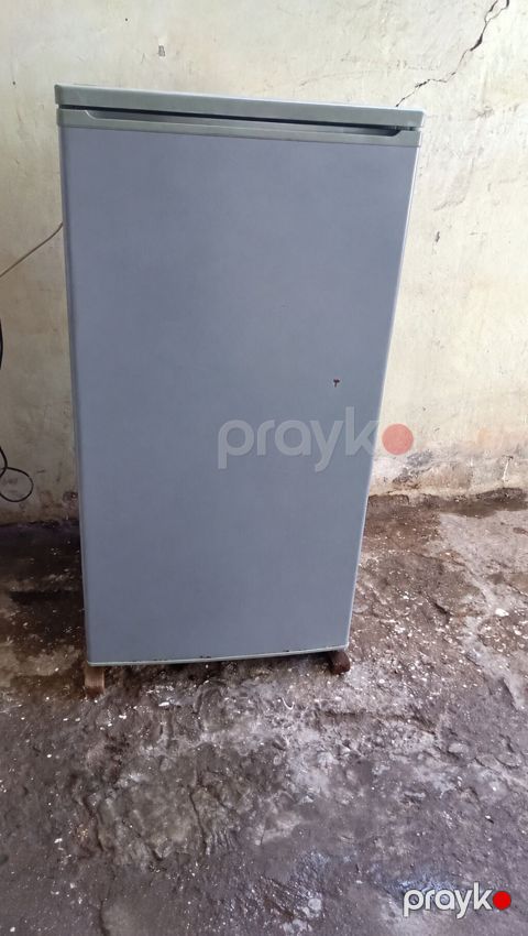 Soyuducu Dnepr problemsiz işlək vəziyyətdədir, təzə kimidir yaxşı