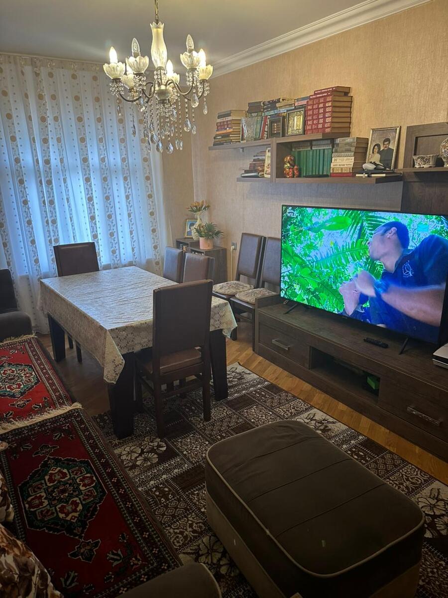 Satılır 4 otaqlı köhnə tikili 95 m² — Mənzil, Bakı