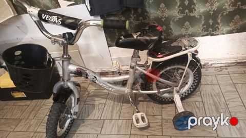 Şəkillərdəki velosiped 12 düymlük (12 lik) uşaq velosipedidir. ​Bu — Bakı