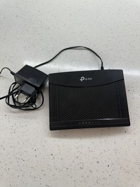 TP-Link TL-MR100 4G LTE Wi‑Fi router - Model: TL-MR100 (300 Mbps — Bakı