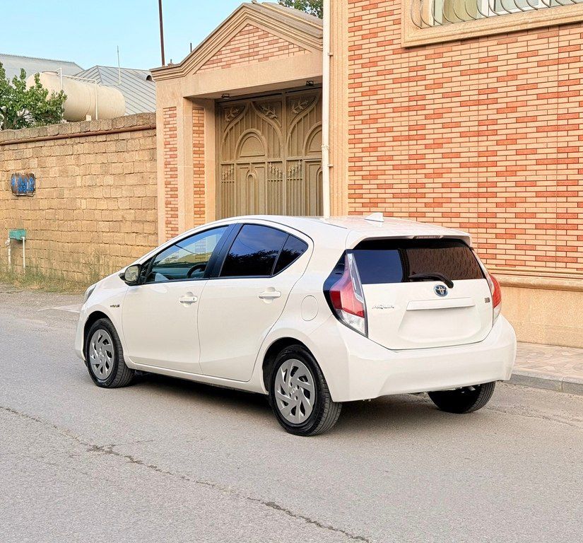 Toyota Aqua, 1.5 L, 0.87 kWh, 2017 il, 231 000 km — Avtomobillər, Bakı (4)