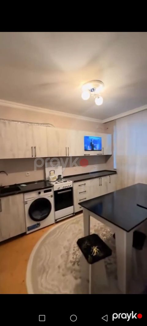 Gençlik metrosun yaxınlıqı (metroya 3 deyqa piyada )Abb bankin