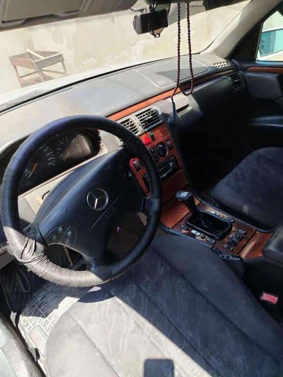 Mercedes E 200, 2.0 L, 1998 il, 750 000 km — Avtomobillər, Bakı (2)