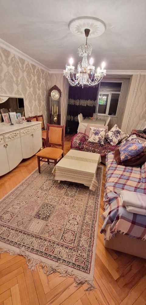 Satılır 3 otaqlı köhnə tikili 80 m² — Bakı