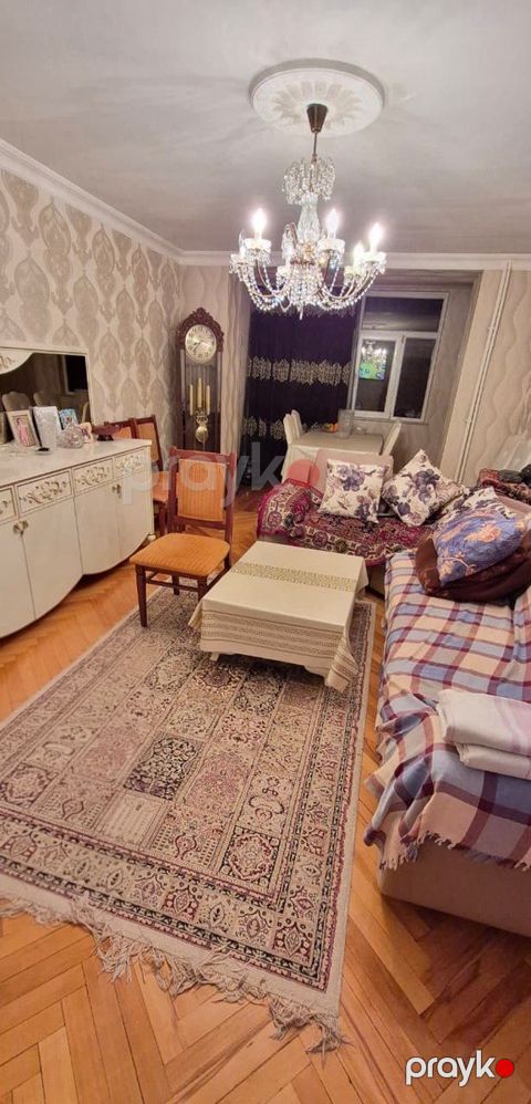 Satılır 3 otaqlı köhnə tikili 80 m²