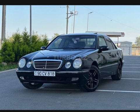Mercedes-Benz E 320: 3.2 l 2001 il Sedan — Şabran