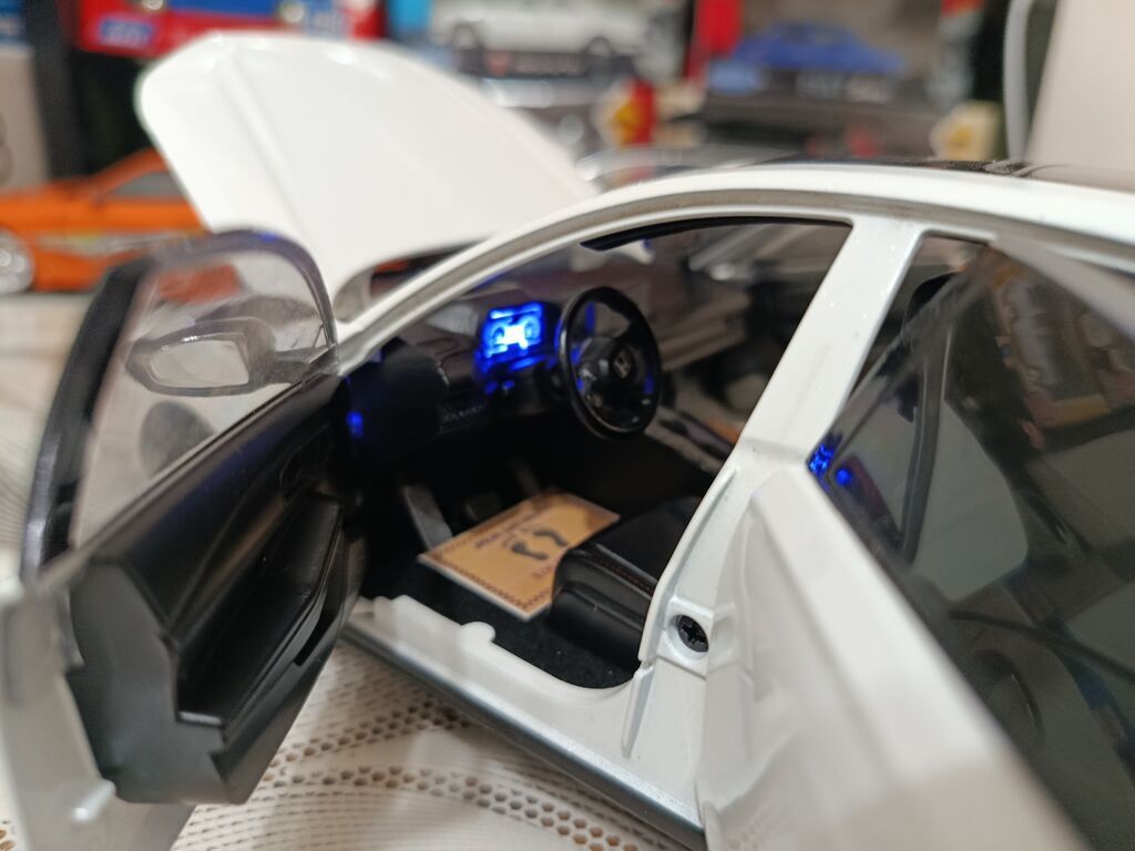 Honda Accord 2.0T – 1:18 miqyaslı metal kolleksiya modeli - Material — Modellar, Bakı (4)