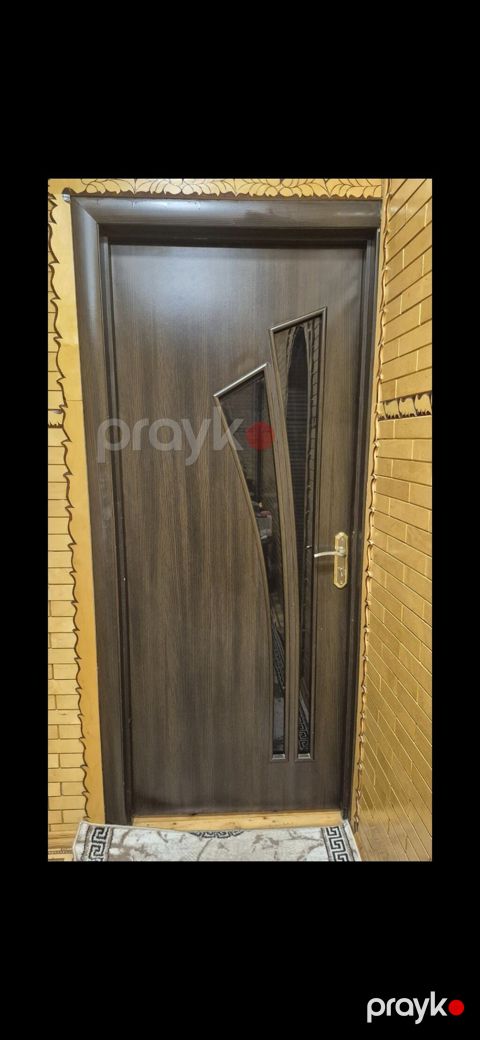 Metaldan giriş qapısı – şüşəli dekorlu model - Material: möhkəm metal — Mehdiabad