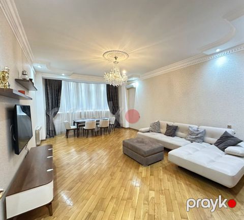 Satılır 4 otaqlı yeni tikili 175 m²