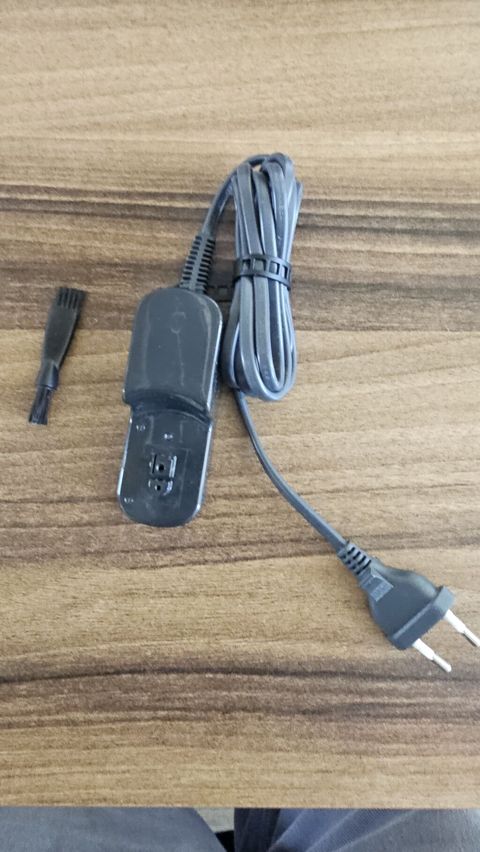 Panasonic ES-RW30 elektrik ülgüc - İki bıçaqlı folqa tipli başlıq — Digah