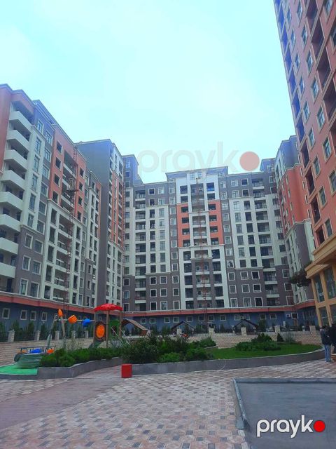 Satılır obyekt 220 m²