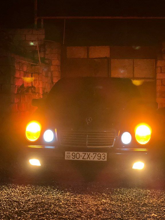 Mercedes E 230, 2.3 L, 1997 il, 369 000 km — Avtomobillər, Quba (2)