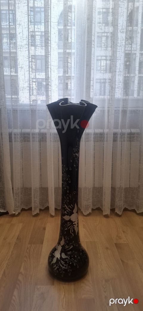 Bir vaza — Bakı