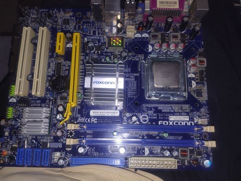 LGA775 1.ayaqi eyridi amma mence islemelidi wp var endirim olacaq — Bakı
