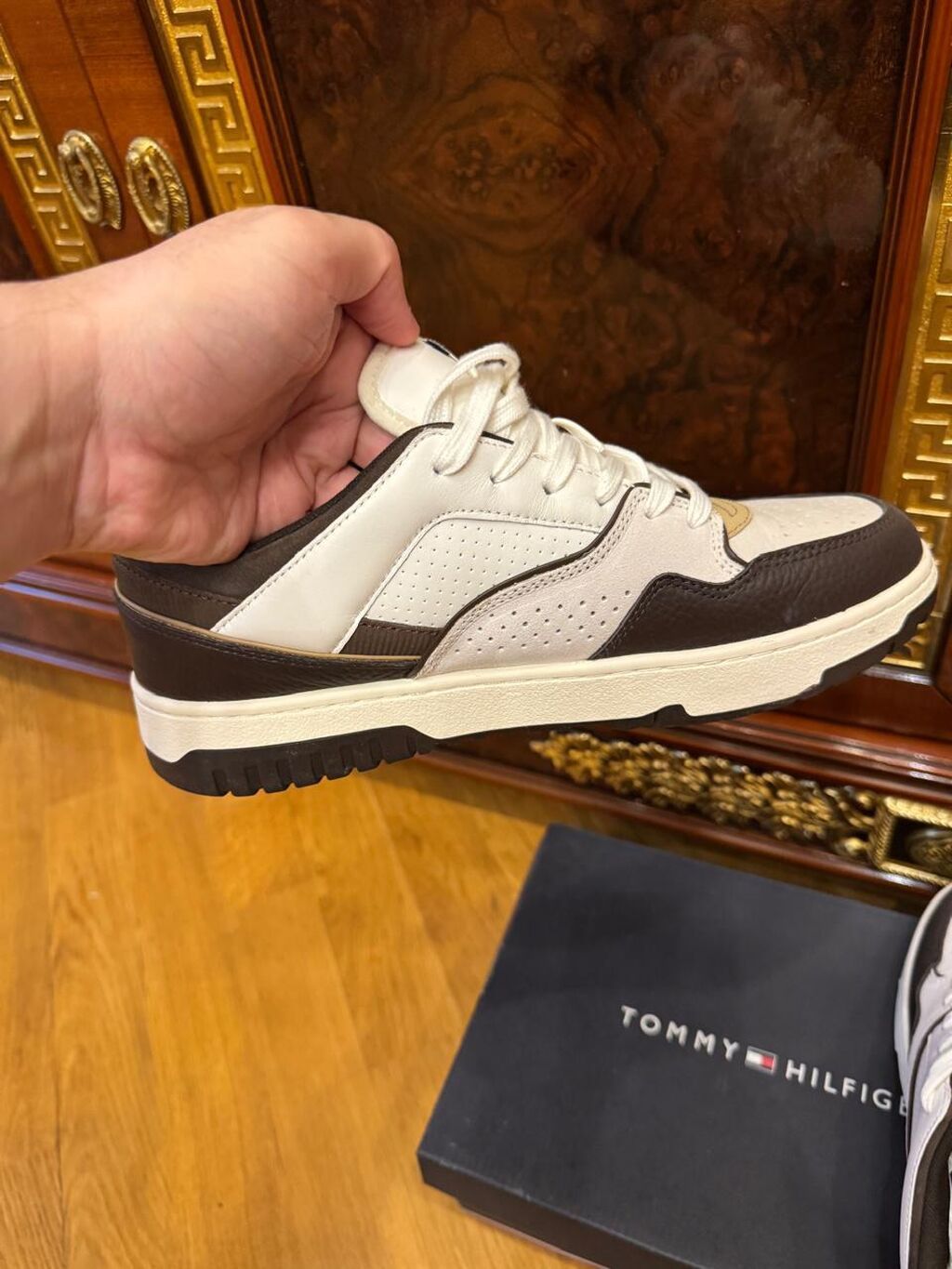 Original Tommy Hilfiger krossovkasi yenidi demek olar 1 defe geyinilib — Krossovkalar, Bakı (2)