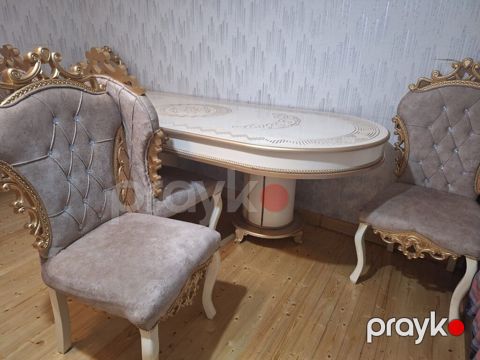 Masa desti satılır 6 stul var baha alinib Qiymet 800 azn.Ünvan — Digah