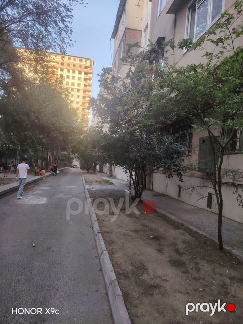 Satılır 3 otaqlı köhnə tikili 55 m²
