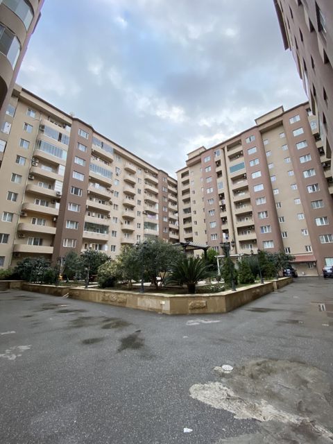 Satılır 4 otaqlı yeni tikili 185 m² — Bakı