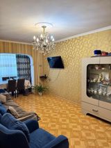 Satılır 3 otaqlı köhnə tikili 100 m² — İlqar Bəy — Apartment