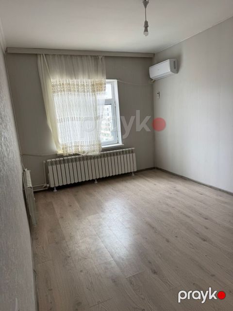 Satılır 1 otaqlı köhnə tikili 45 m²