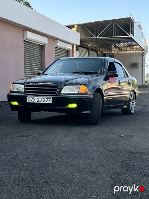 Mercedes C 200, 2.0 L, 1999 il, 250 000 km
