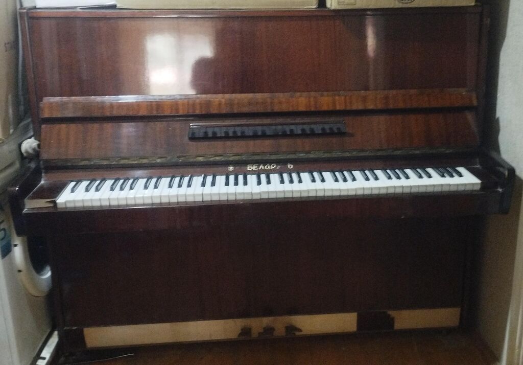3 pedallı piano satilir. coxx ucuz satilir. problemi yoxdur bele — Pianino və digər klaviş alətləri, Bakı (2)