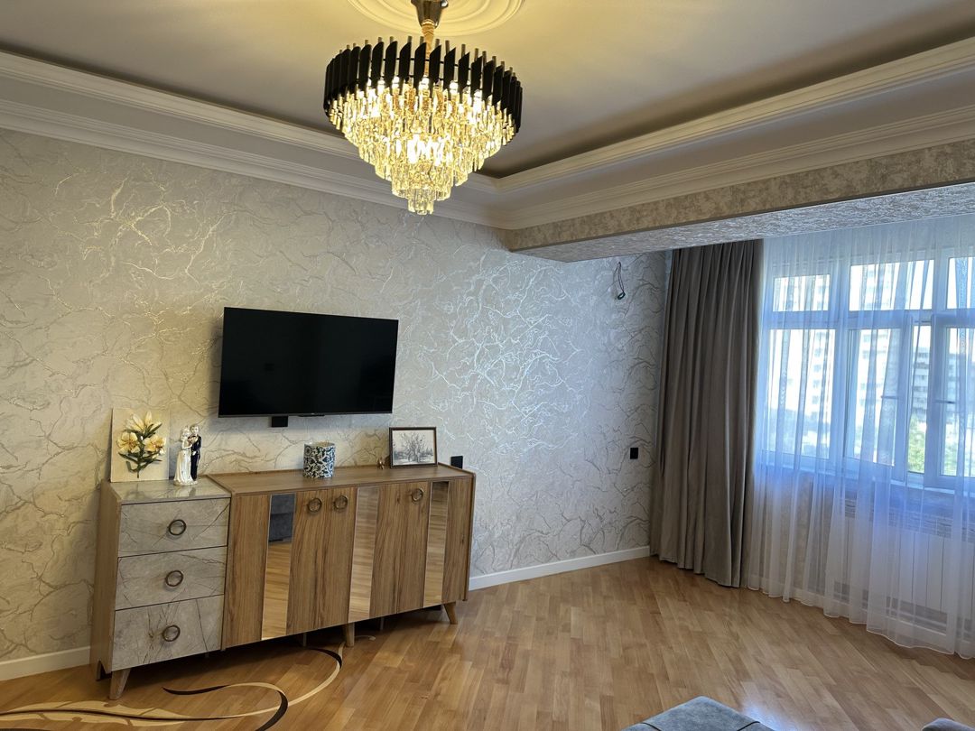 Satılır 1 otaqlı köhnə tikili 50 m² — Mənzil, Bakı (6)