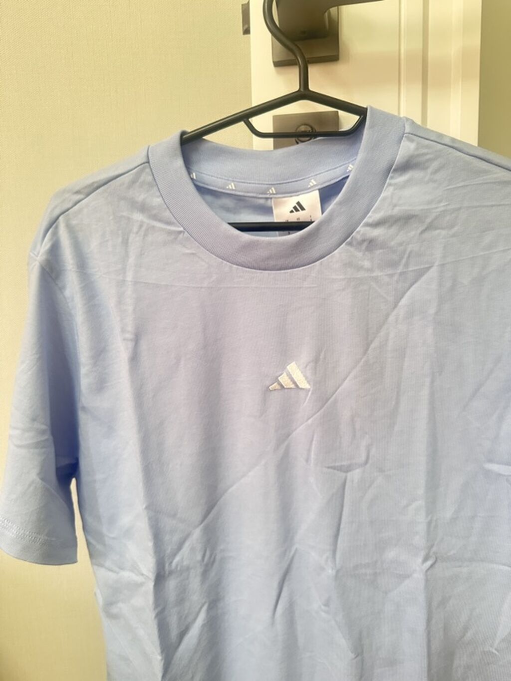 Original yeni Adidas T-shirt. S olchu. Məhsul: Açıq mavi qadın — Futbolka və polo, Bakı (4)