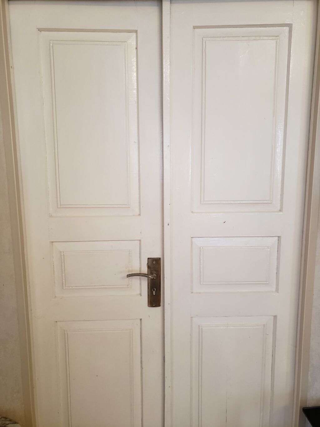 Ağ rəngli taxta otaq qapıları – klassik panel dizayn - Material — Pəncərələr, qapılar, balkonlar, Bakı (2)