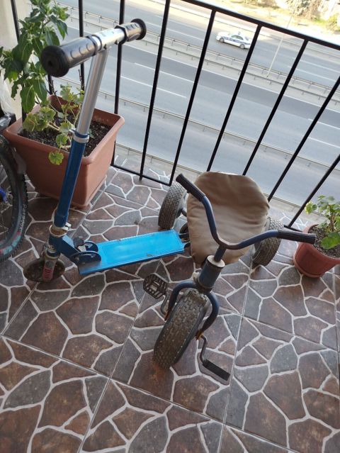 Skuter və 3 təkərli velosiped İkisi bir yerdə 20 m — Xırdalan
