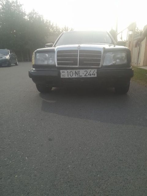 Mercedes 220 E, 2.2 L, 1993 il, 876 464 km — Ağcabədi