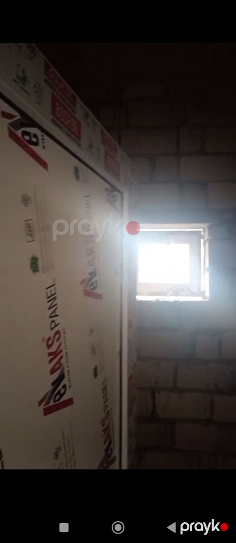 Salam avtozavodda var 3sotda 1 otağı,kolidoru,hamam tualeti 30 minə