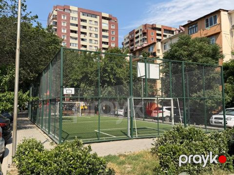 Satılır 3 otaqlı köhnə tikili 90 m²