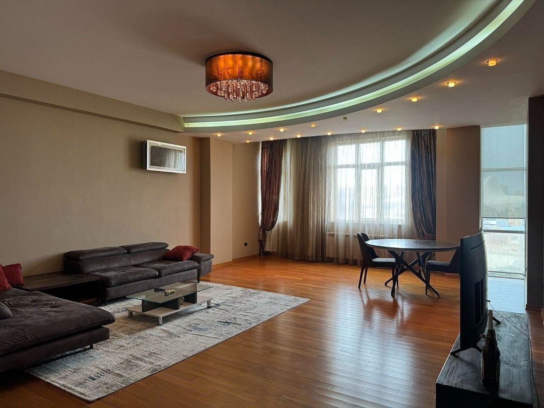 Satılır 4 otaqlı yeni tikili 180 m² — Mənzil, Bakı (3)