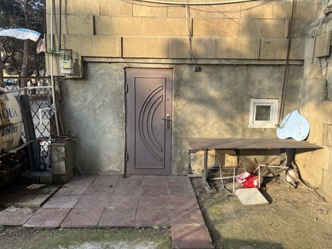 Satılır 1 otaqlı köhnə tikili 60.9 m² — Bakı