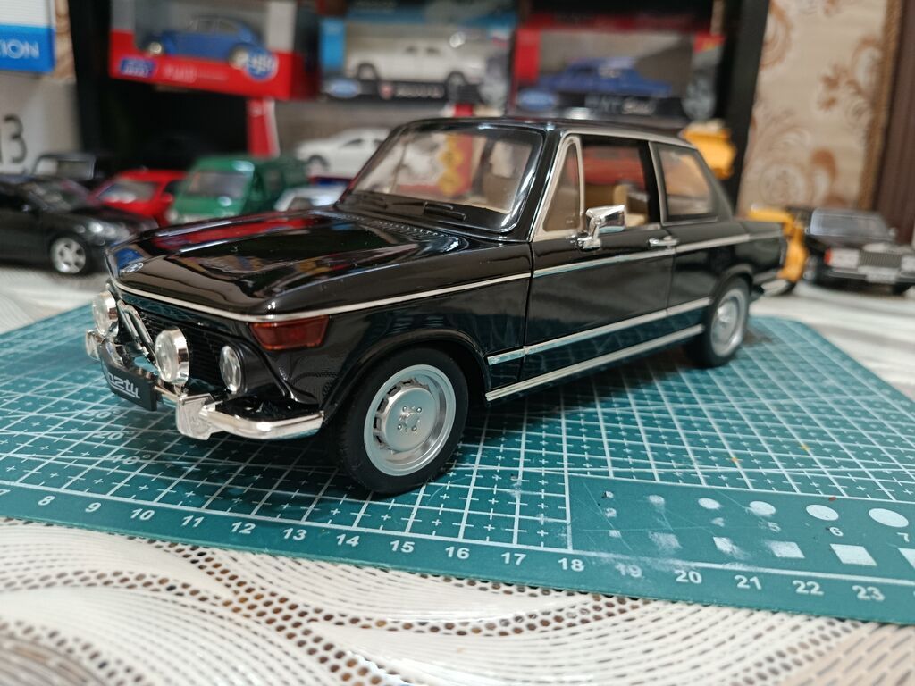 Məhsul: Kolleksiya üçün klassik avtomobil maketi – BMW 2002tii (miqyas — Modellar, Bakı (2)