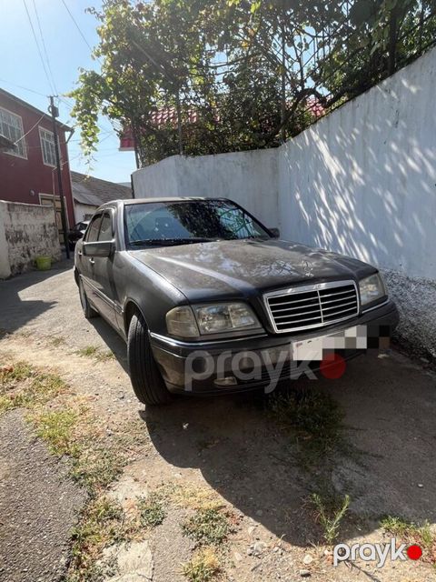 Mercedes C 200, 2.0 L, 1995 il, 700 000 km