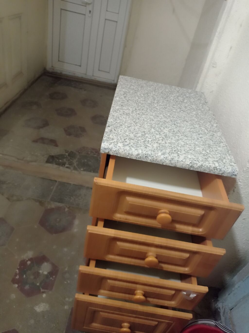 Mətbəx üçün çekmeçəli dolab - Material: ağcaqayın tonlarında laminat — Mətbəx mobilyası, Bakı (5)