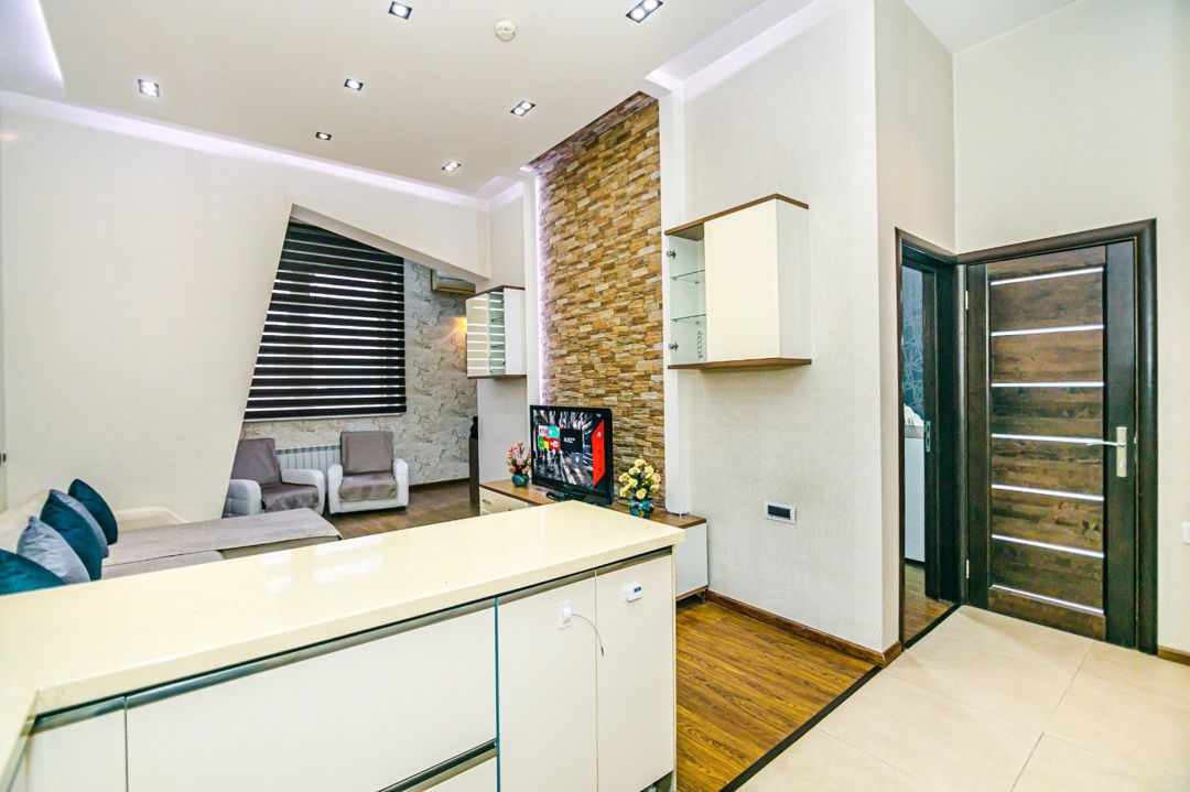 İcarəyə verilir 2 otaqlı köhnə tikili 70 m² — Mənzil, Bakı (6)