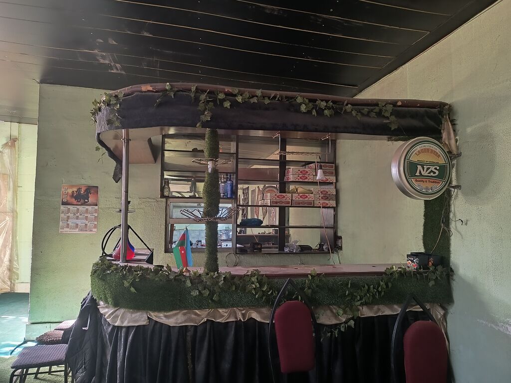 Kafe/bar üçün köşə tipli minibar stendi və rəflər dəsti — Hazır konstruksiyalar, Gəncə (3)