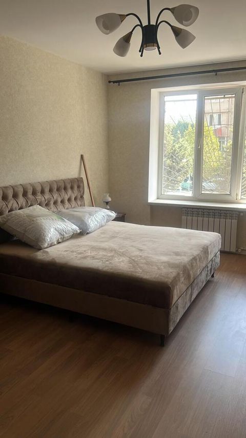 İcarəyə verilir 3 otaqlı köhnə tikili 70 m² — Bakı