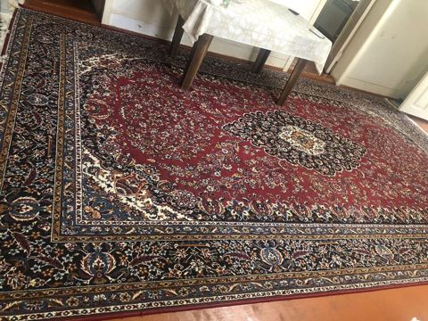 Təbriz xalçası, Ölçüləri 300 sm 400sm, İşlənmiş amma yaxşı