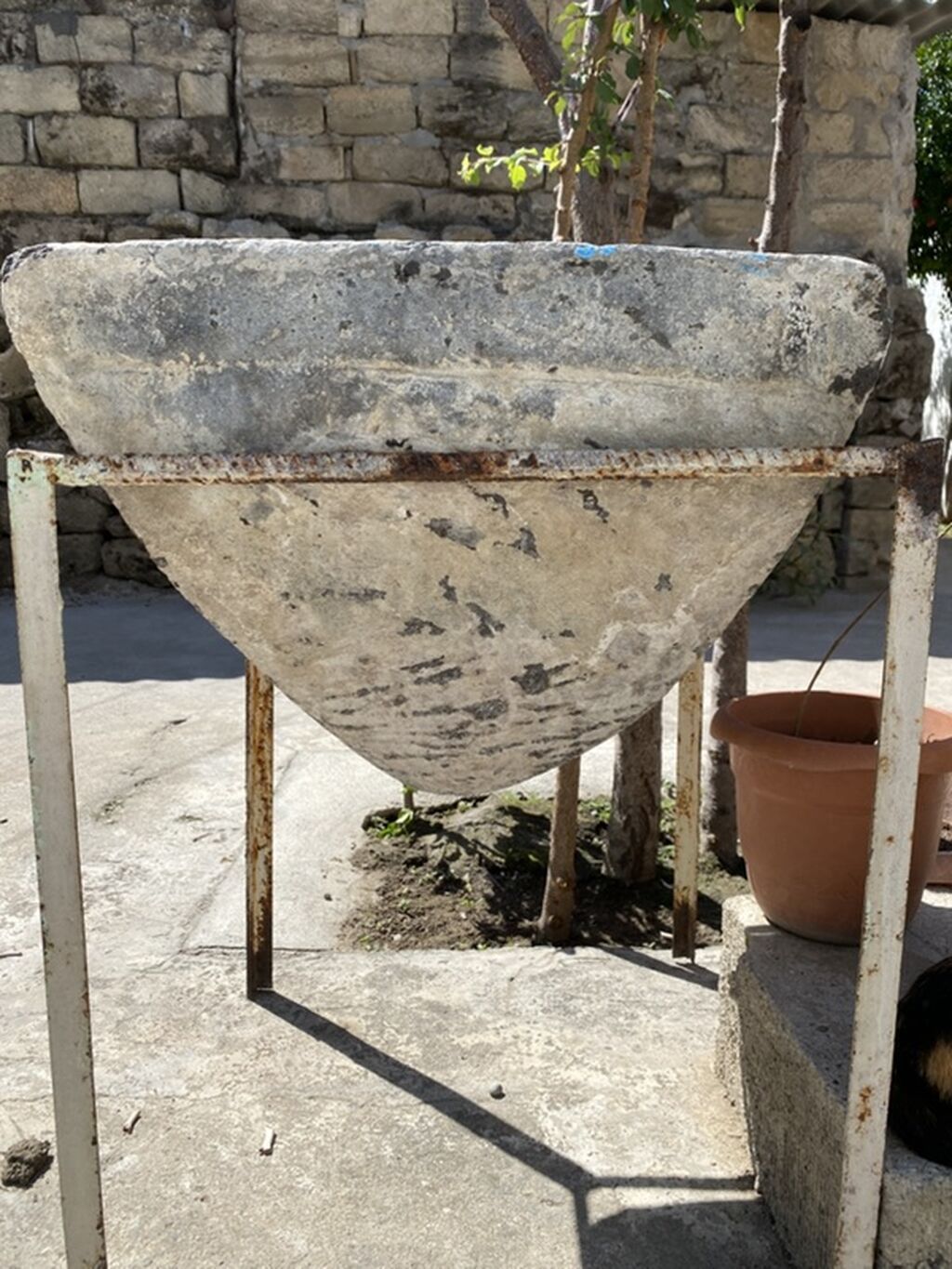 Su süzmə daşı salılır çatdağı yoxdur ideal vəziyyətdə — Beton, Bakı (5)